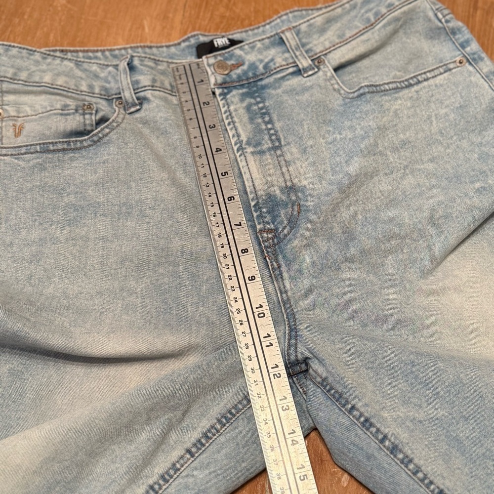 FRYE Womens Light Wash High Waisted Mom Jeans Size 12 - Picture 10 of 11
